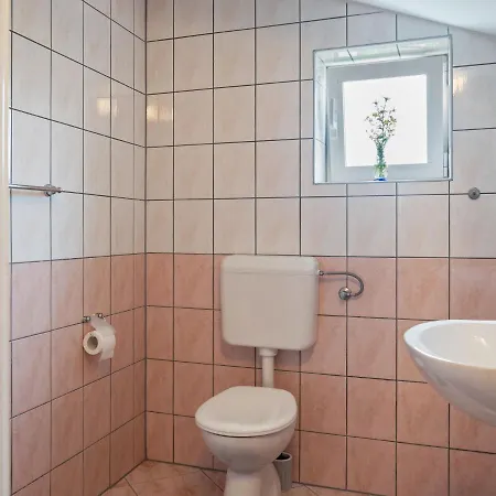Διαμέρισμα Inviting In With Patio Viganj